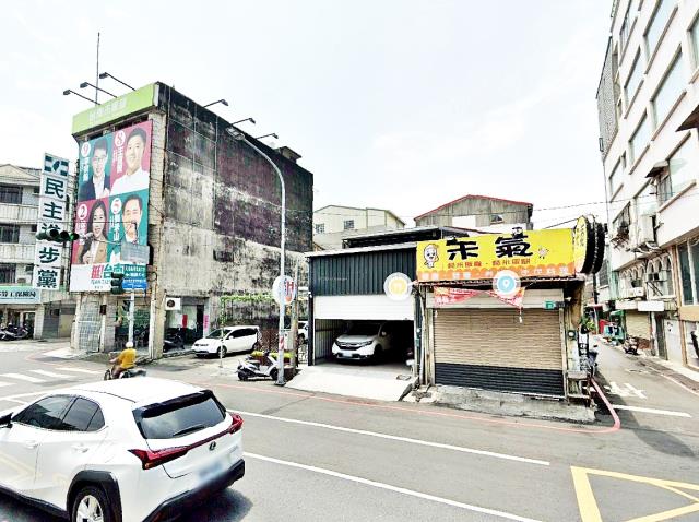 新營民治東路透天店面