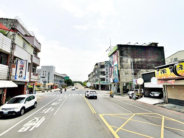 新營民治東路透天店面