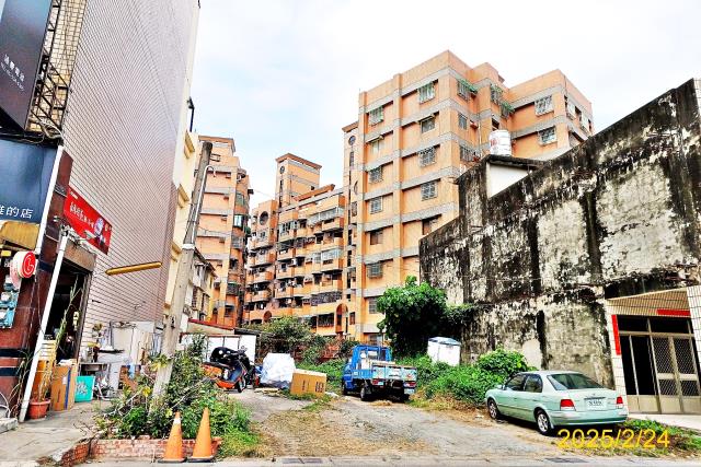 斗六市復國街中華大第