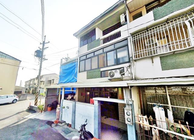 西螺興農西路邊間透天